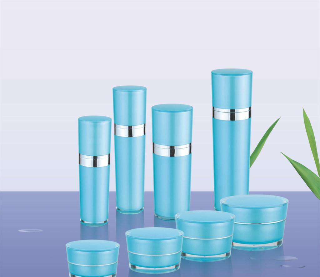 論現(xiàn)代化妝品包裝設(shè)計的風格 論現(xiàn)代化妝品包裝設(shè)計的風格